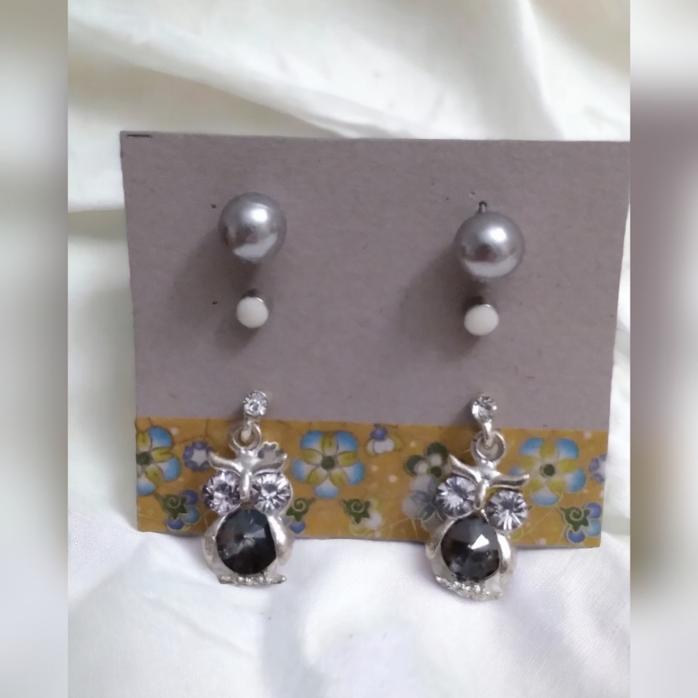 💥3/$12 Rhinestone Owl Earring Set - Picture 2 of 8